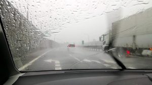 豪雨の常磐道