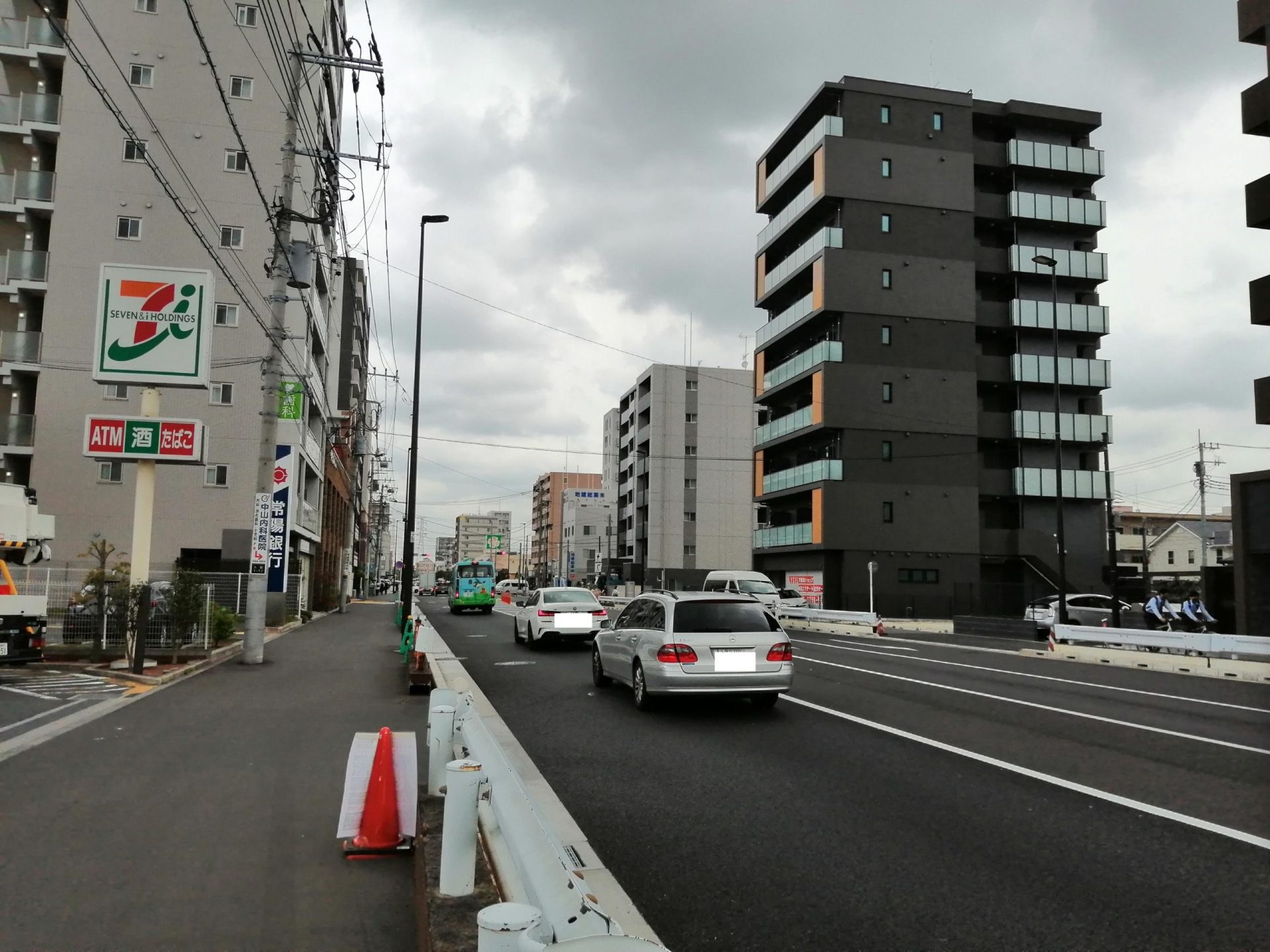 青井駅方面から六町駅へ scaled