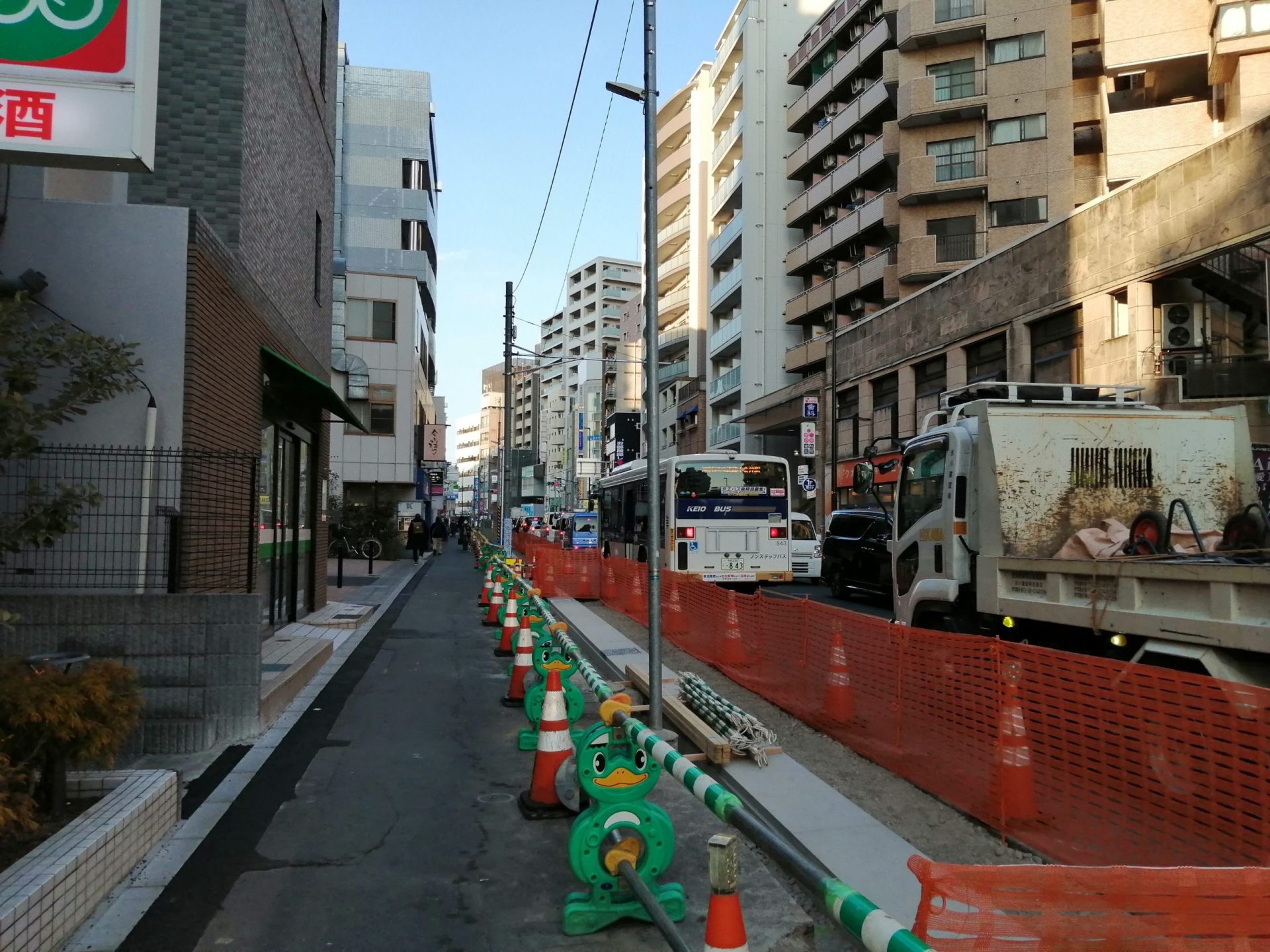 まだこの辺りは工事中ですね scaled