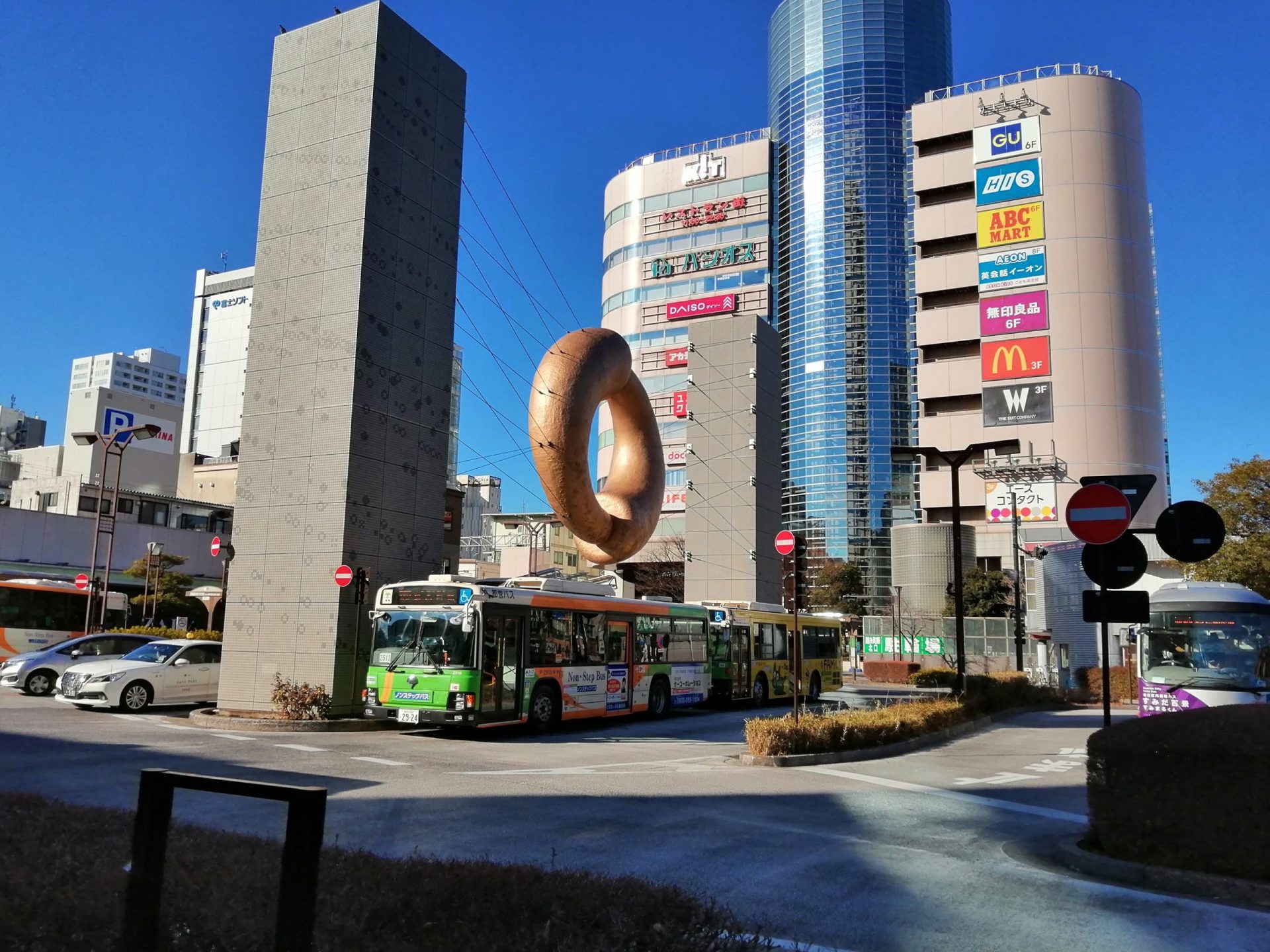 錦糸町駅前のオブジェ scaled