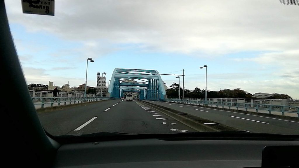 丸子橋で多摩川を渡り東京都内へ
