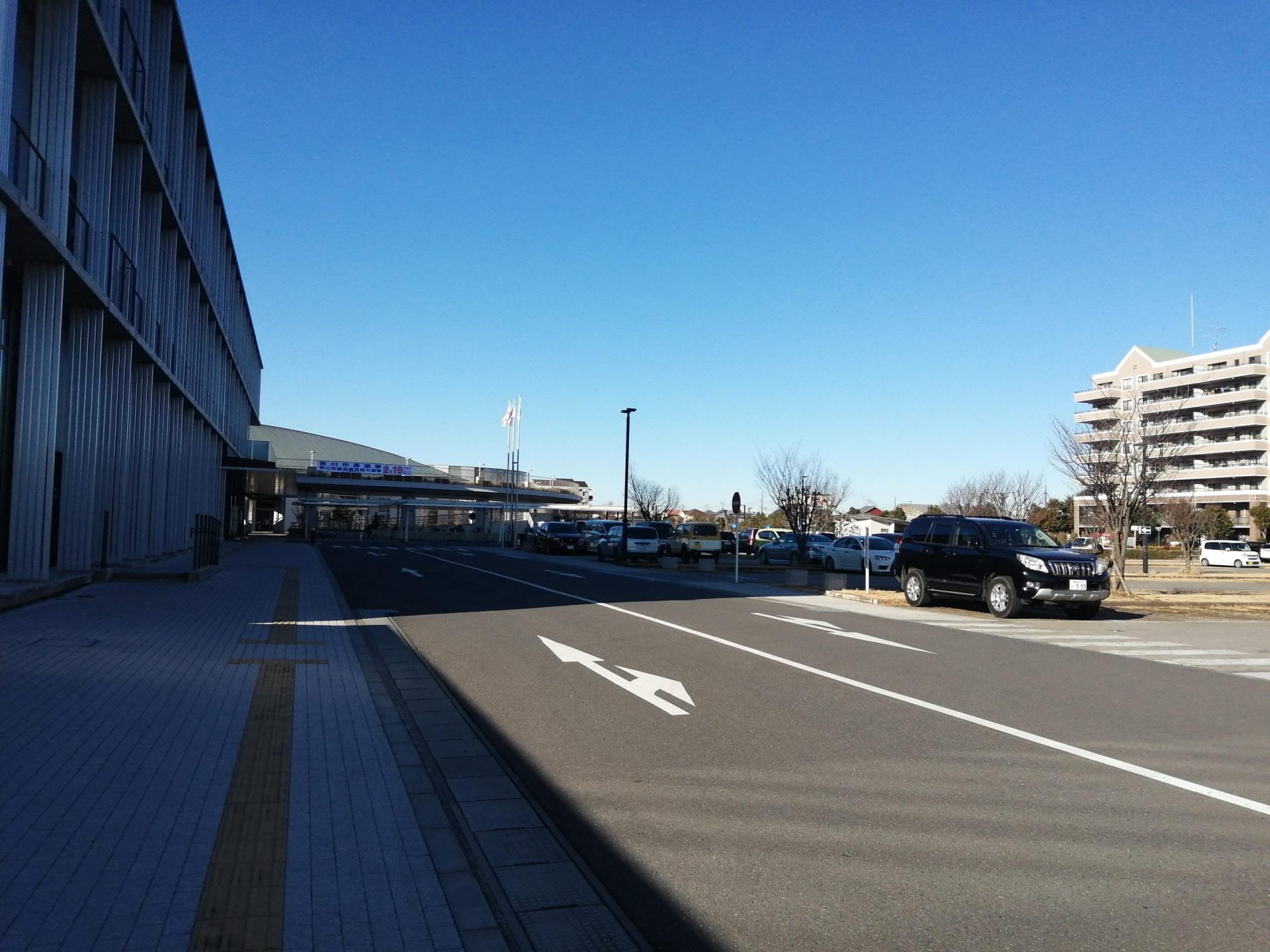 吉川市役所の駐車場