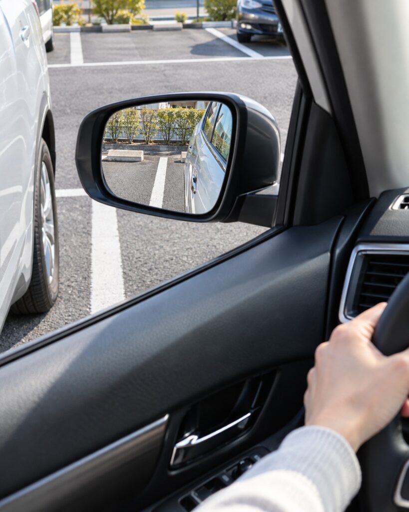 秋の交通安全運動中に見直したい3つの運転ポイント|ペーパードライバー向け 5 ペーパードライバー向け駐車練習で確認するサイドミラー