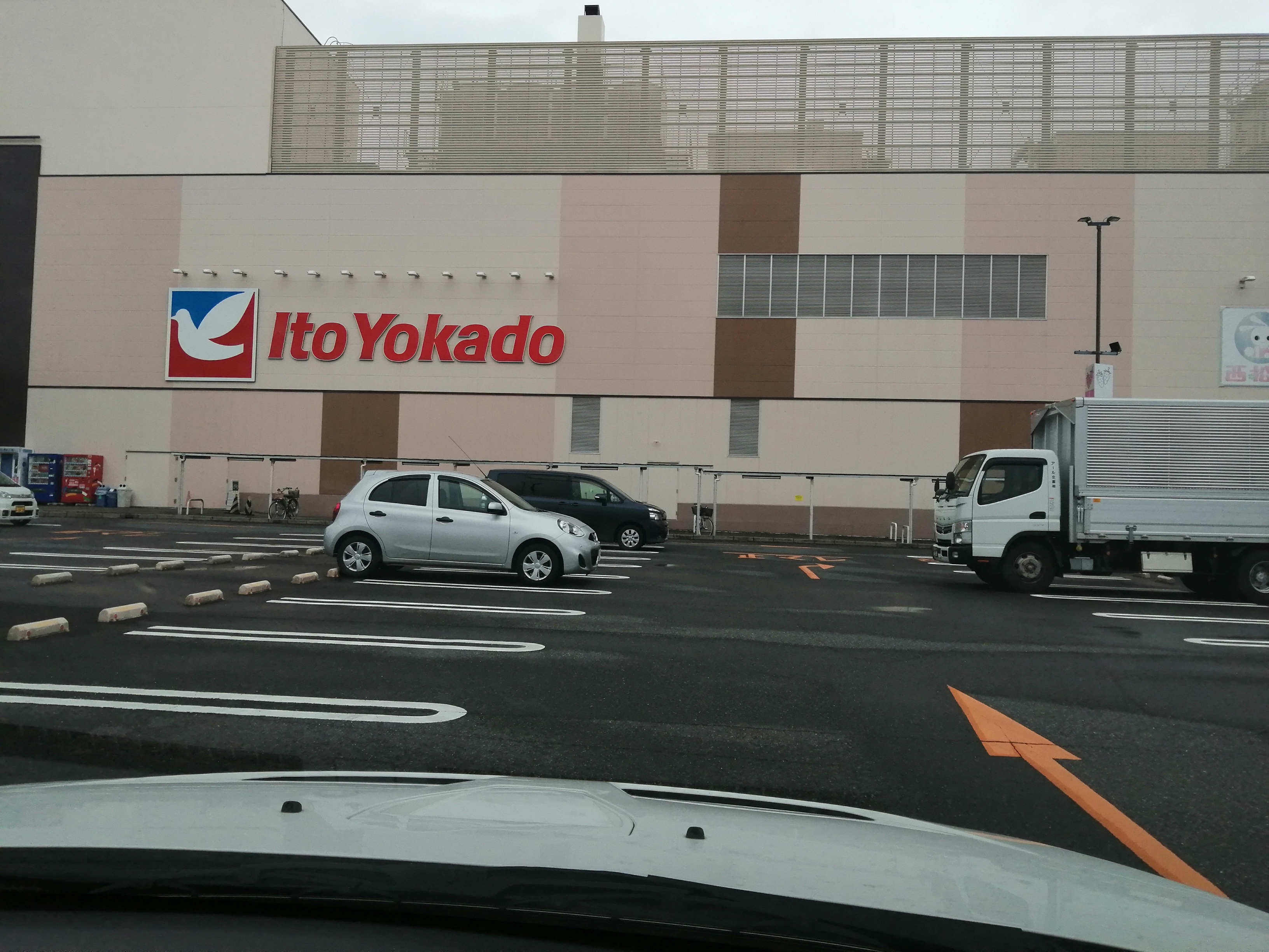 駐車枠に向けた車両の角度調整