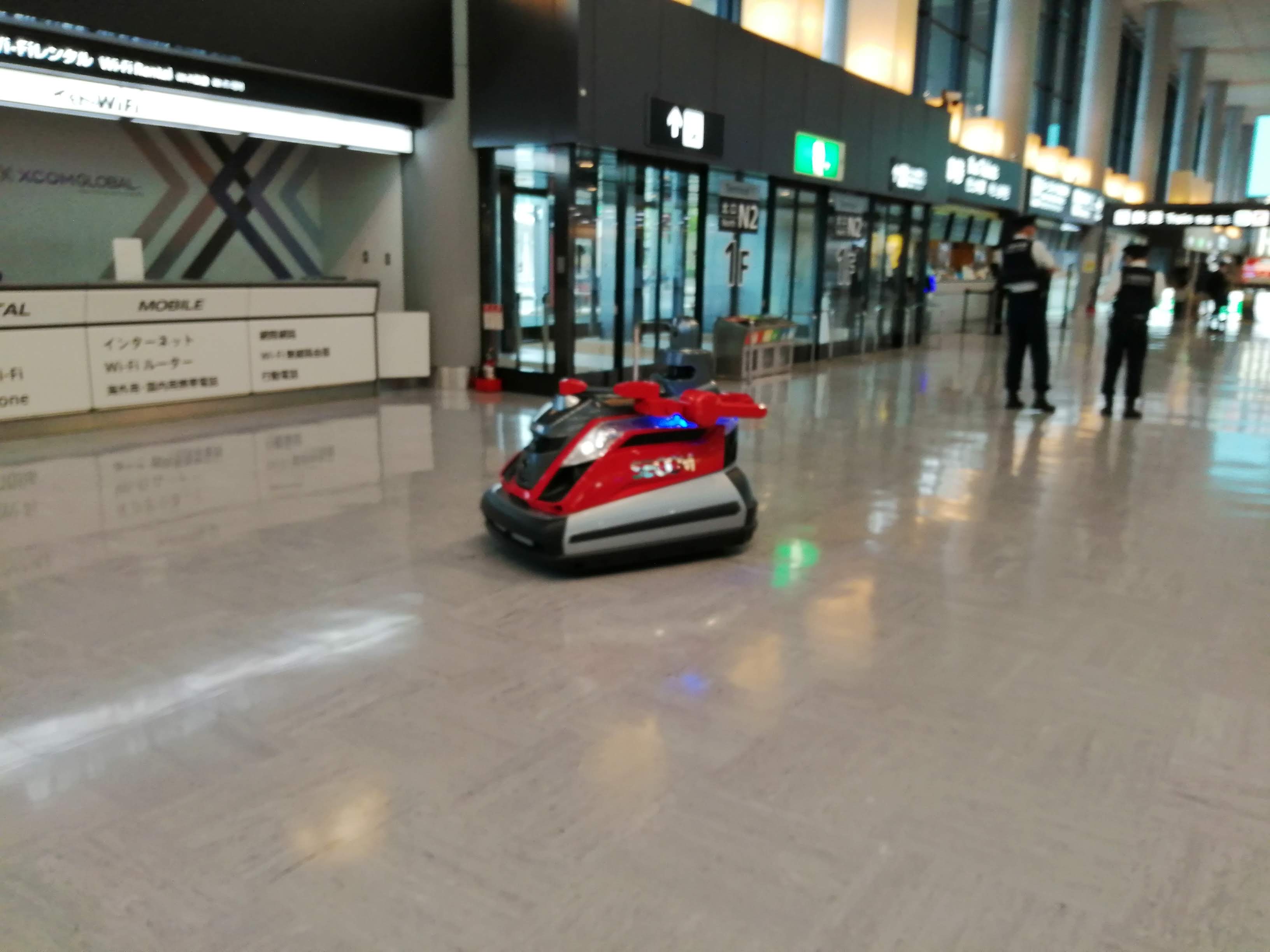成田空港警備ロボ.jpg