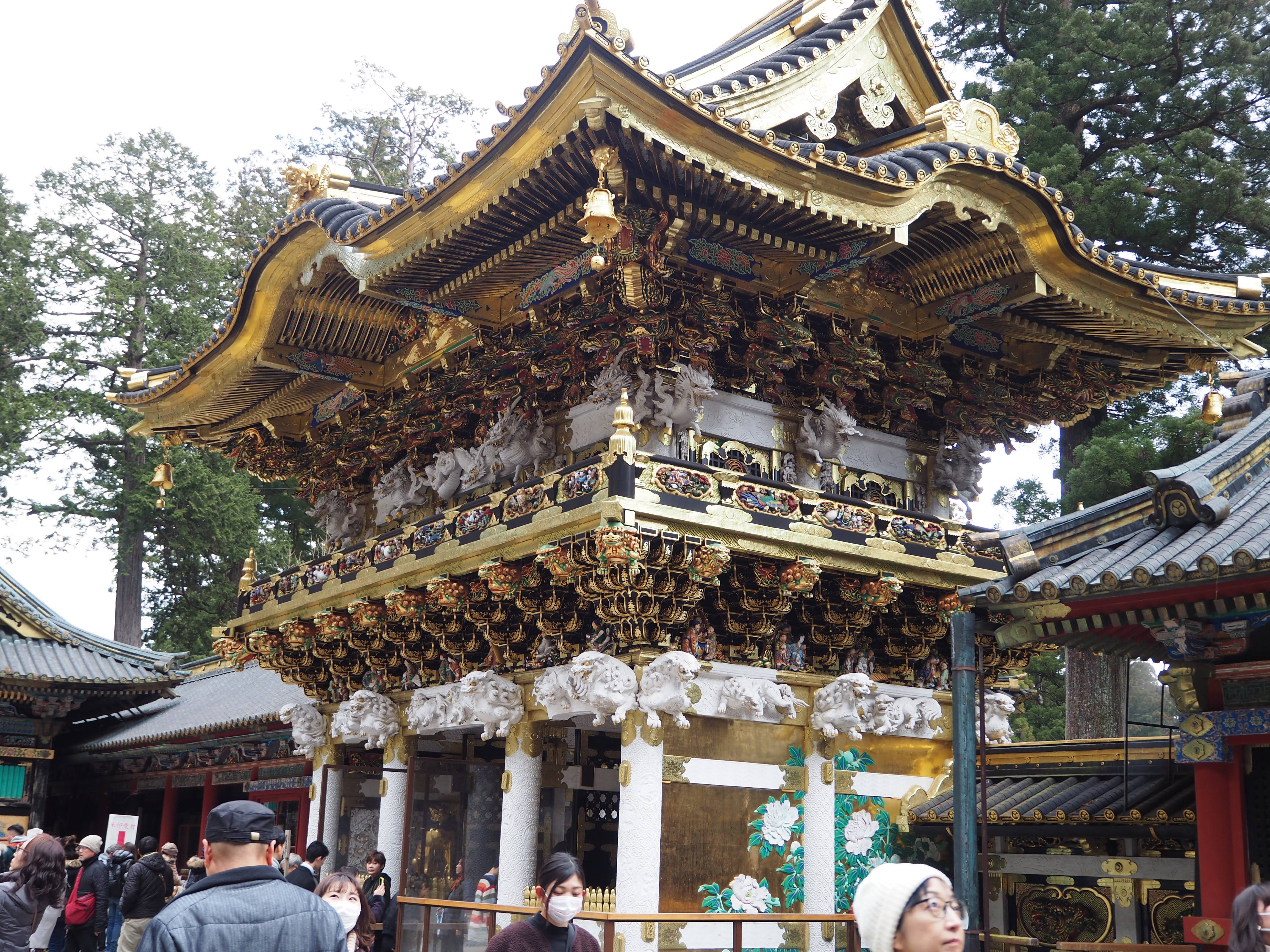 豪華な社寺建築