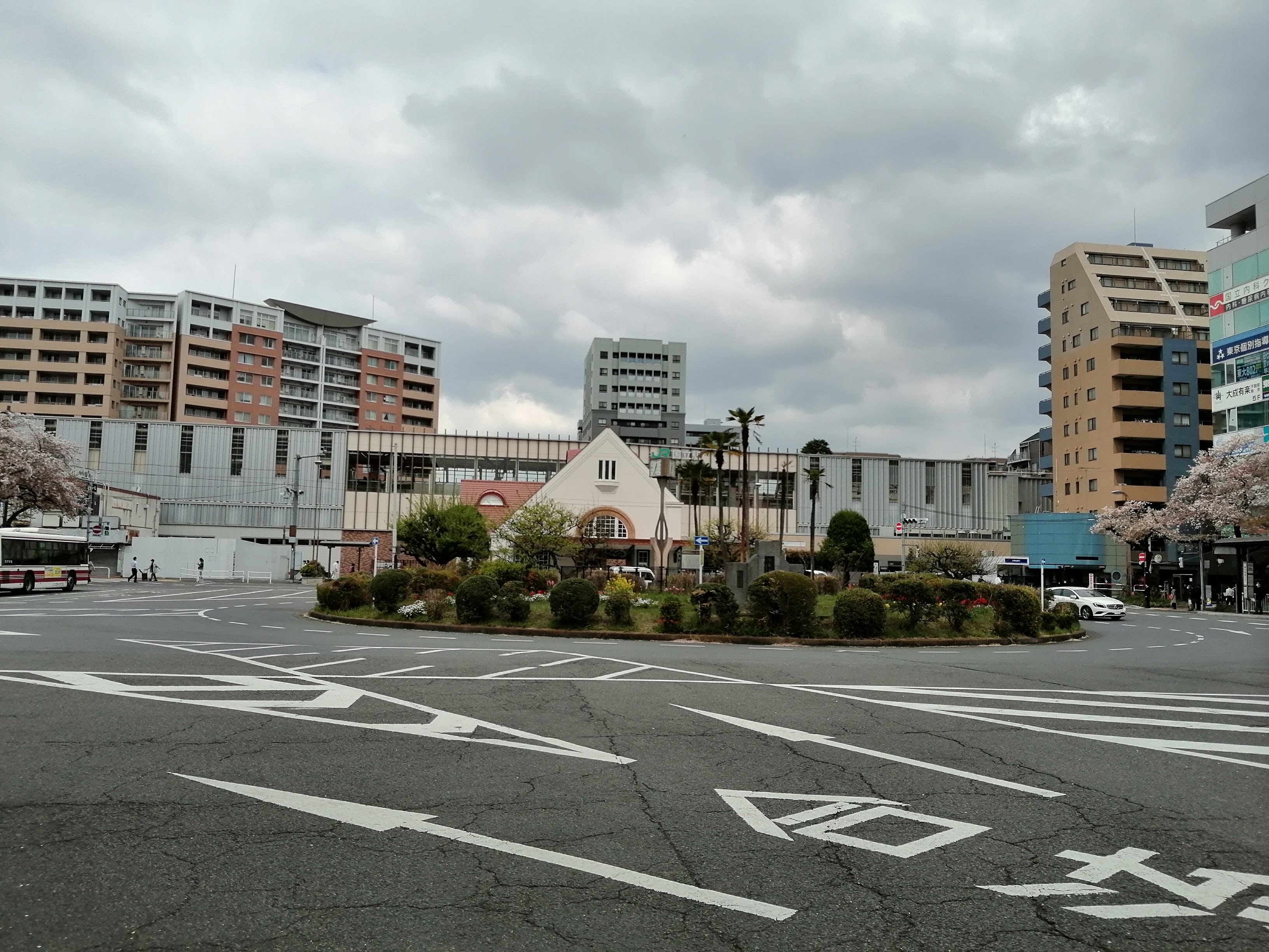 国立駅前ロータリー.jpg