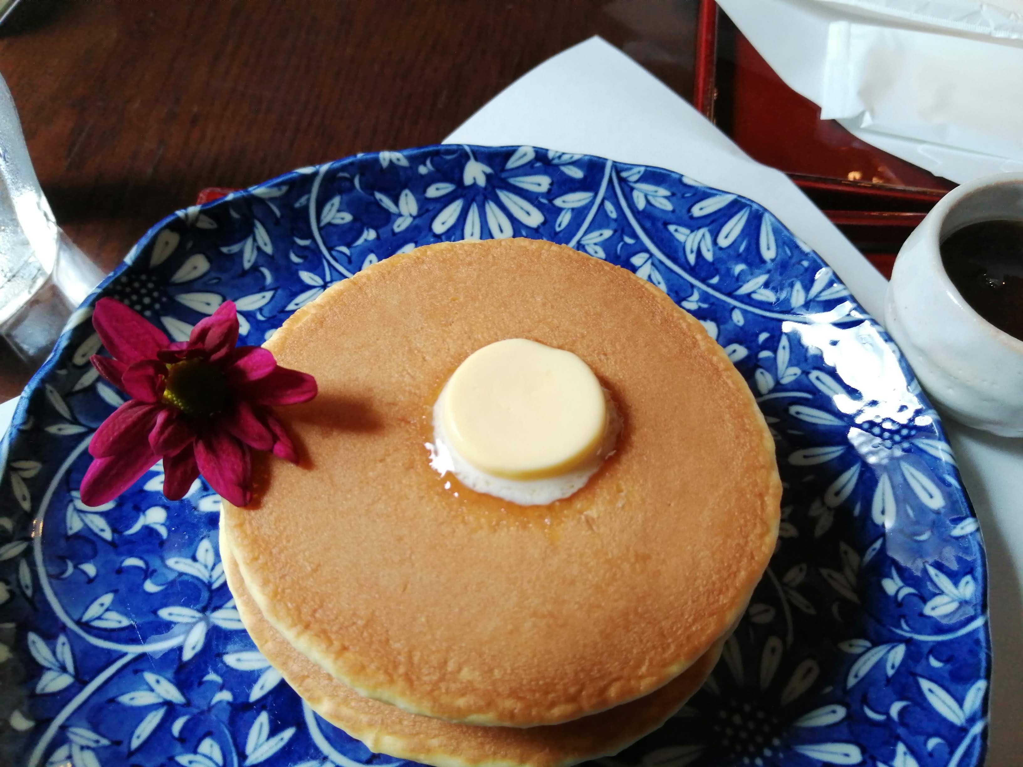 装飾付きデザート