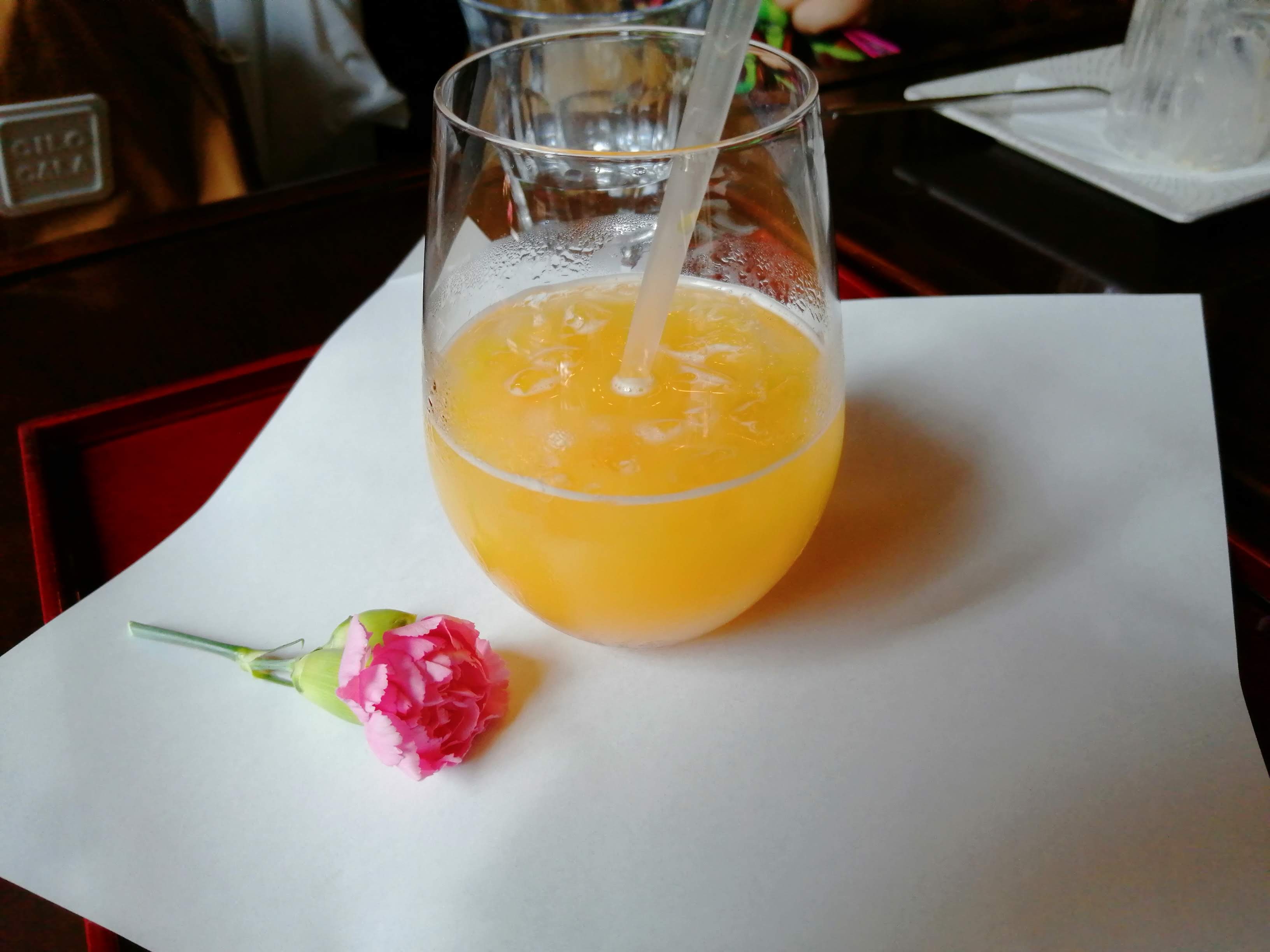 花を添えた演出