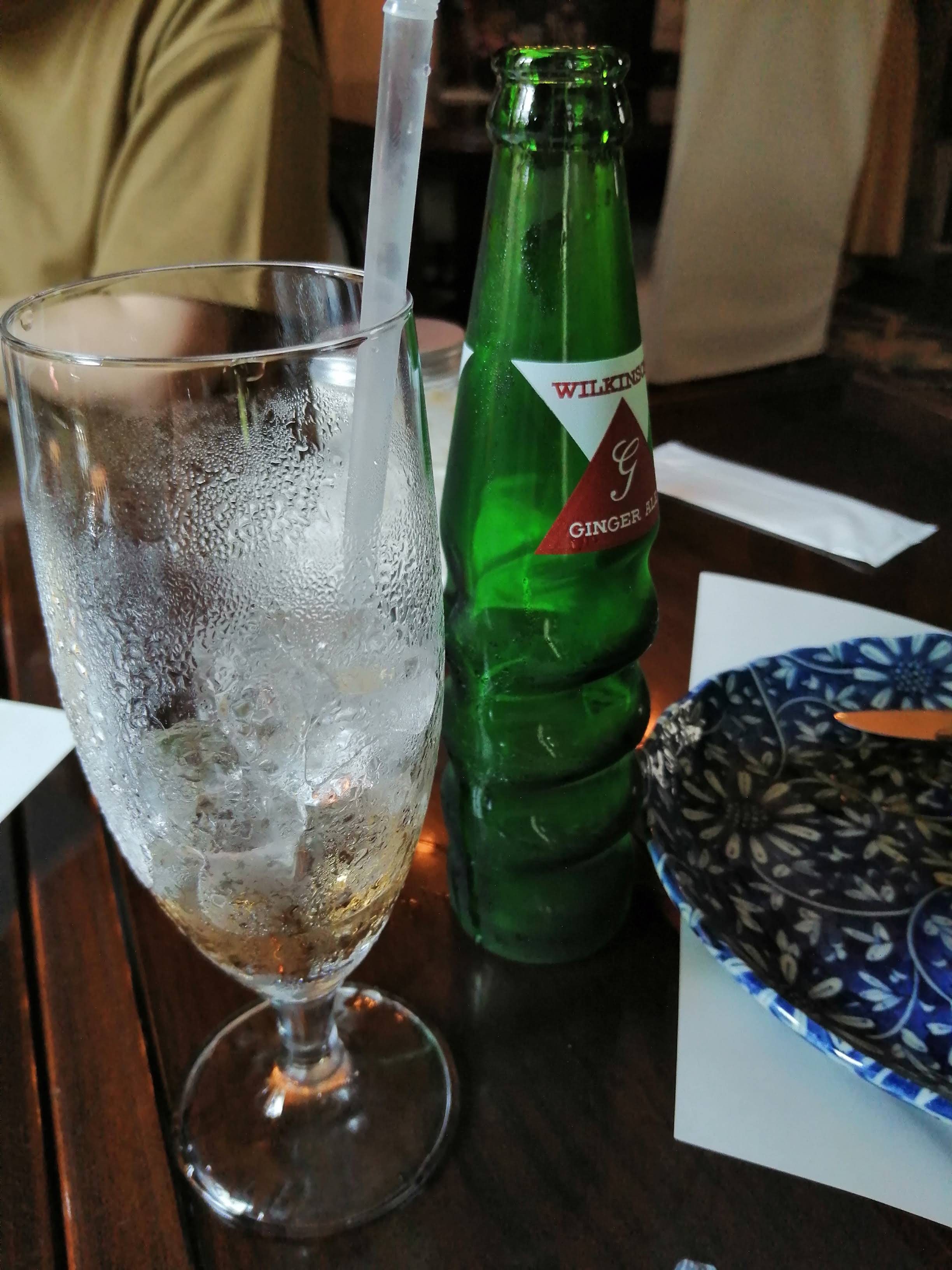 飲食後のテーブル