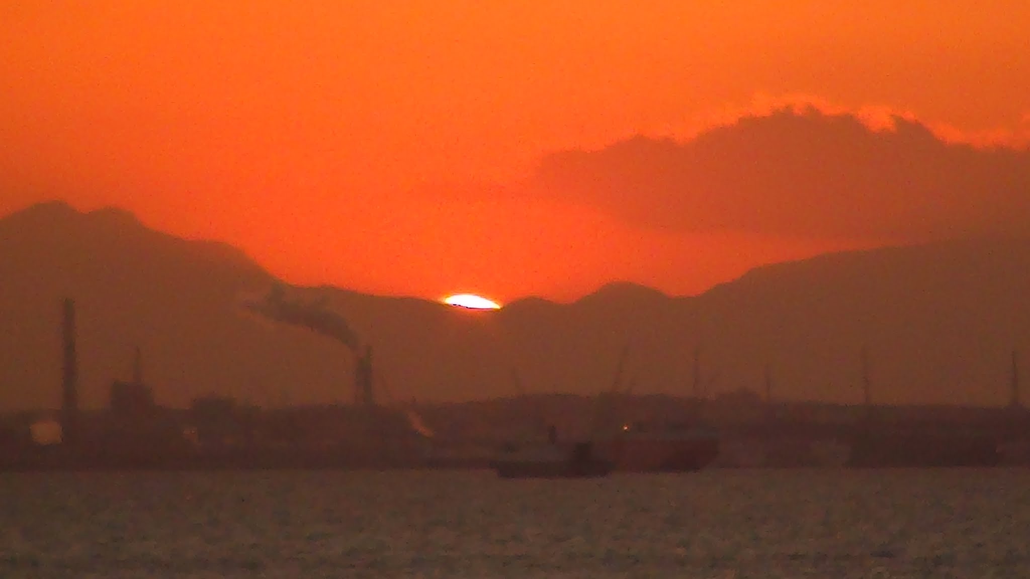 工業地帯のシルエット