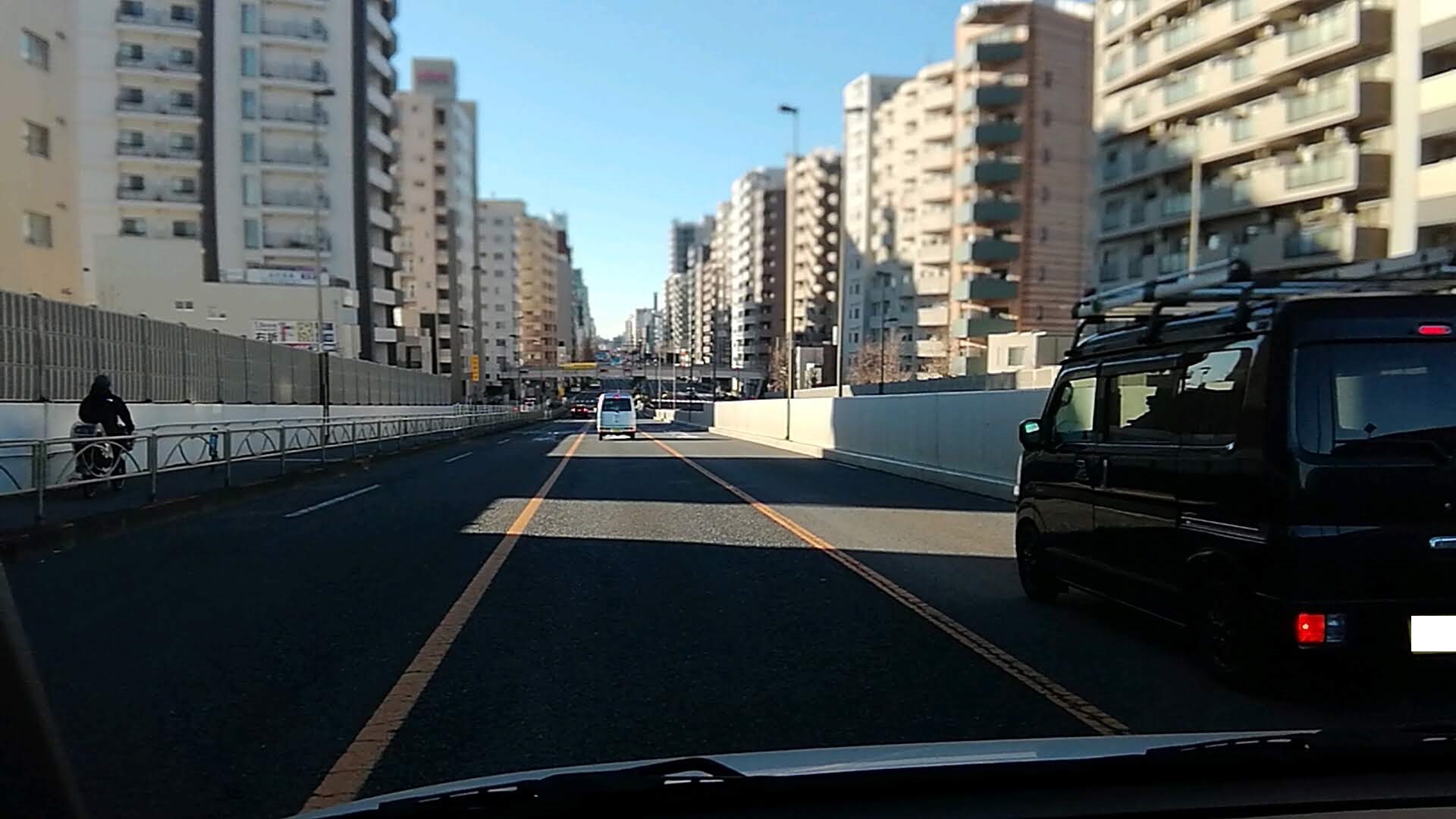 国道4号線・千住新橋の下り坂.jpg