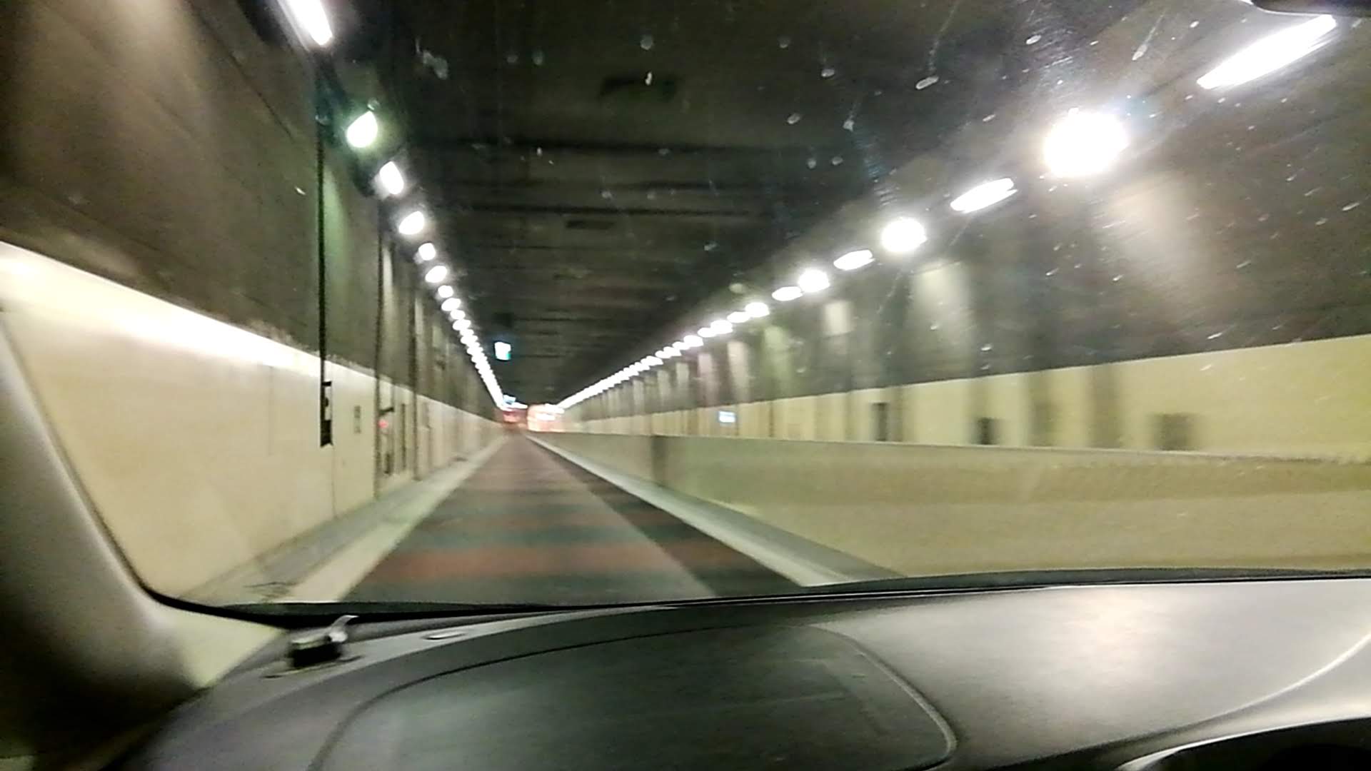 山手トンネルへ吸い込まれていきますて.jpg
