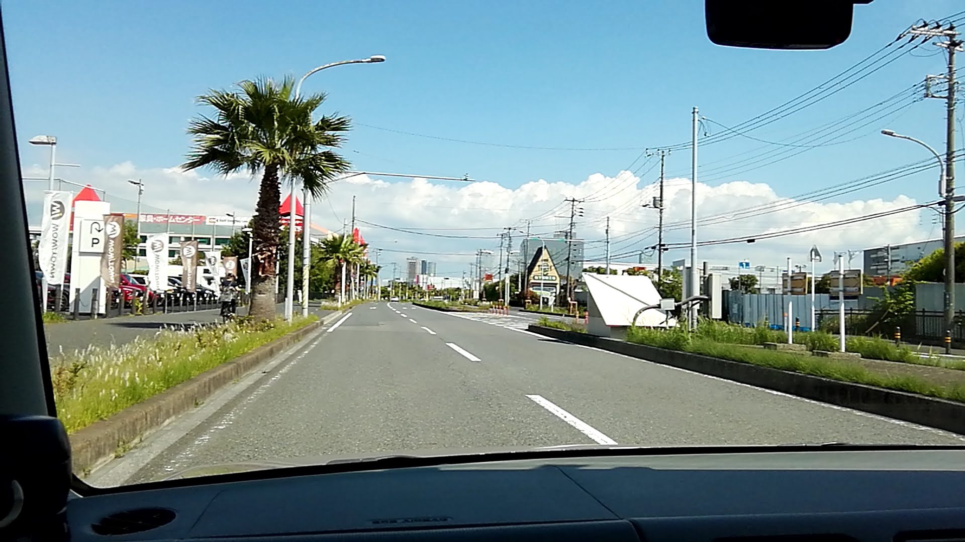 幕張周辺の道路道幅が広い.jpg