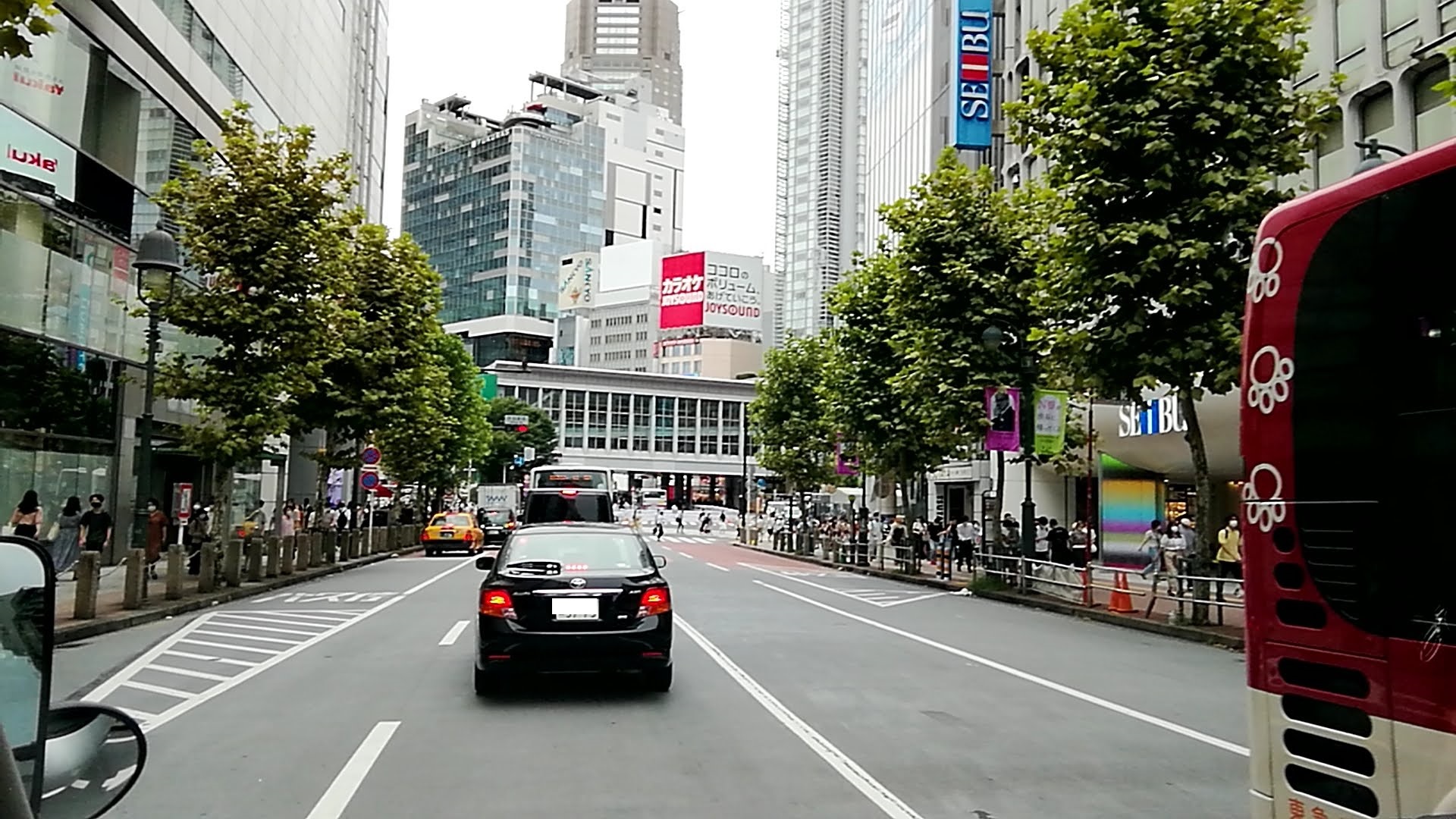 渋谷駅前混雑中.jpg