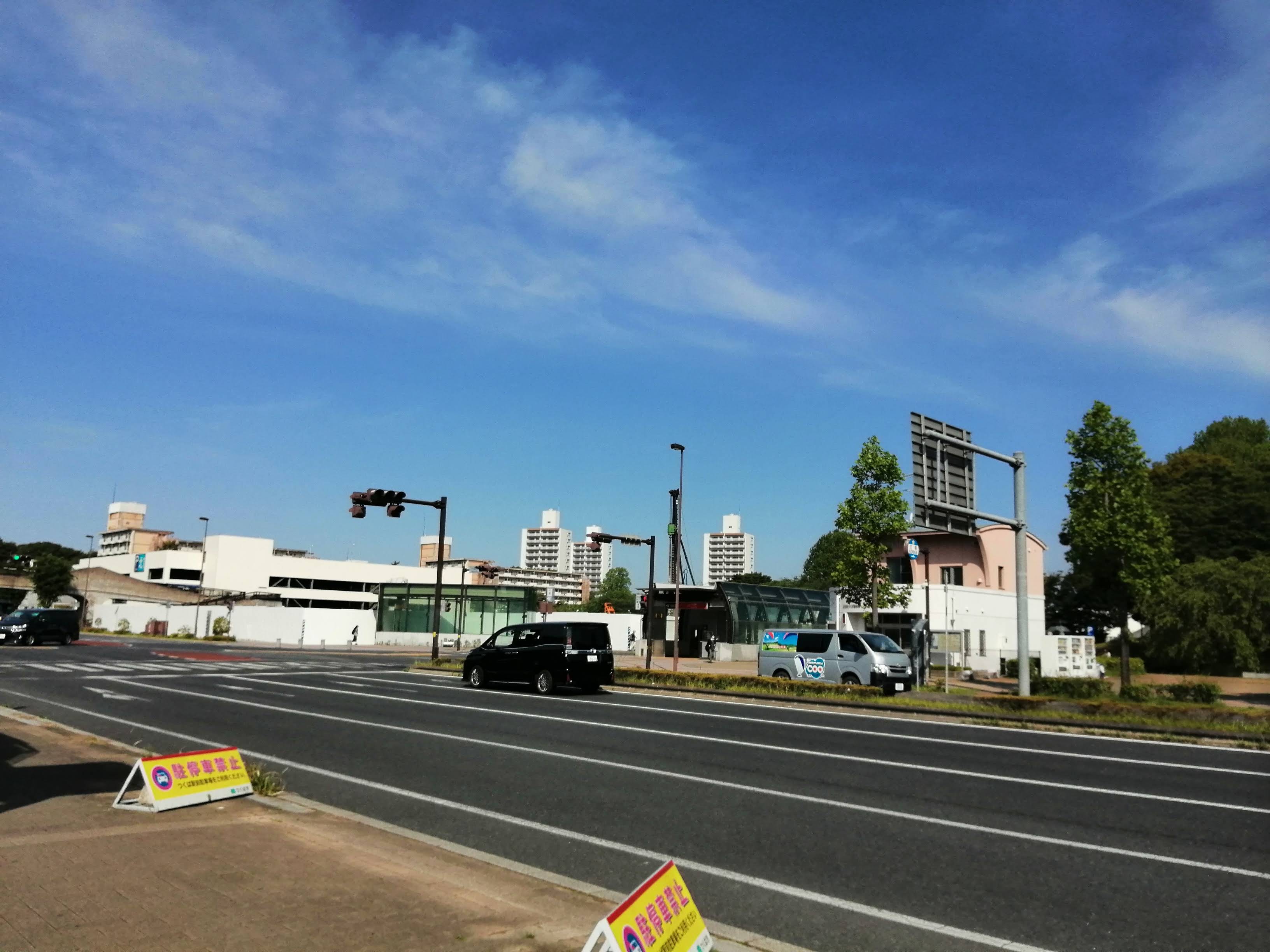 ショッピング施設前のロータリー