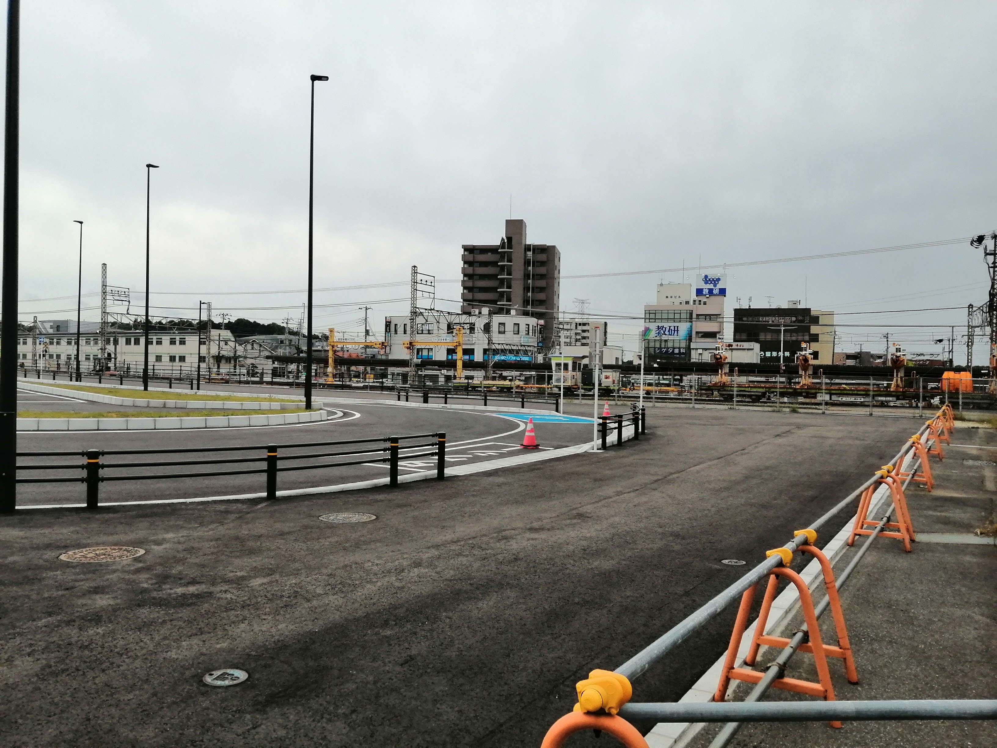 工事エリア横の迂回路