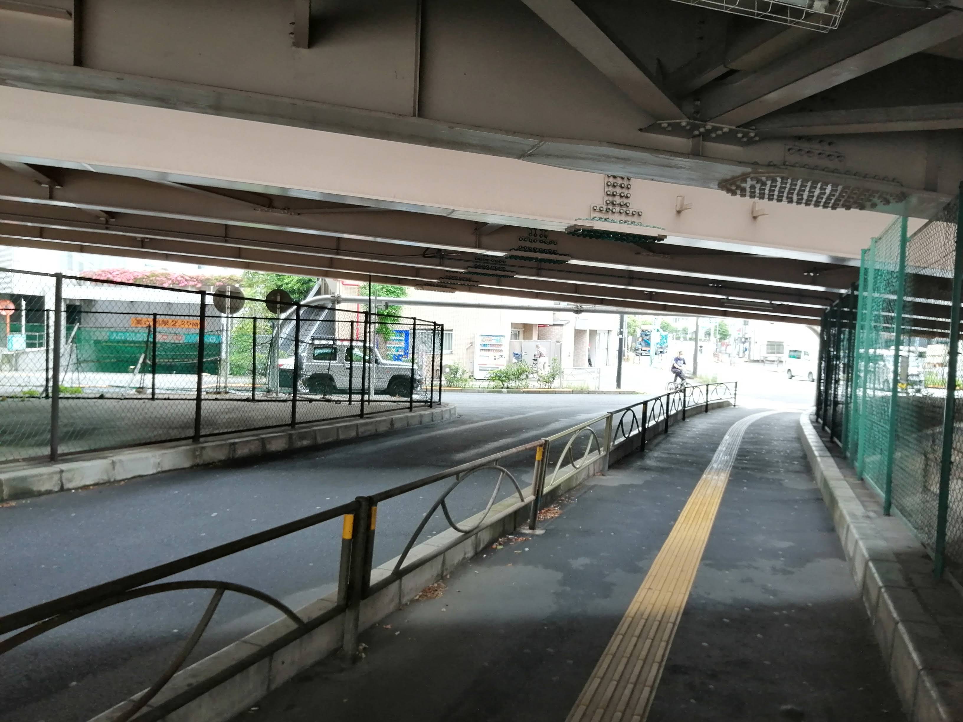 高架沿いの南方向ルート