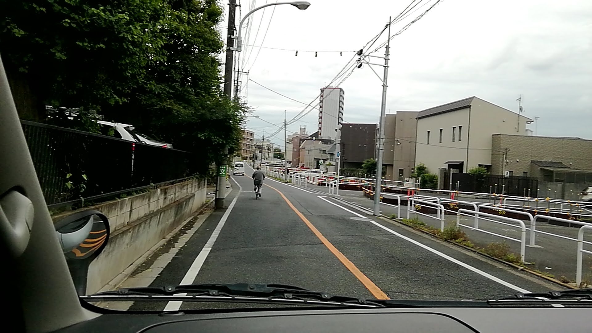 連続する市街地道路