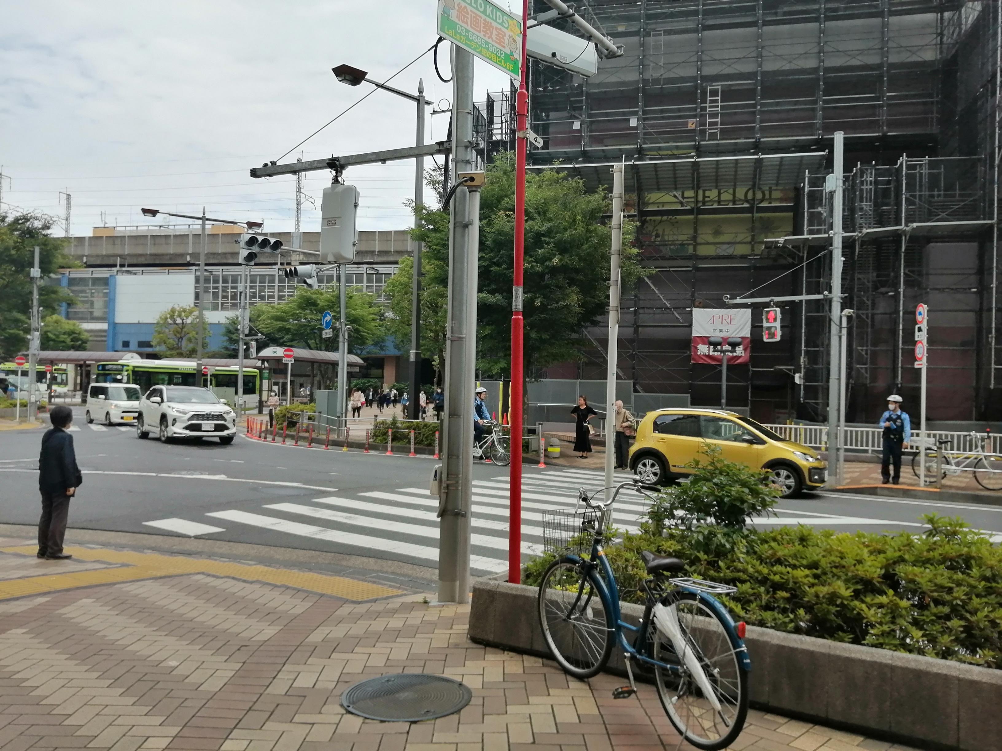 横断歩道のある交差点