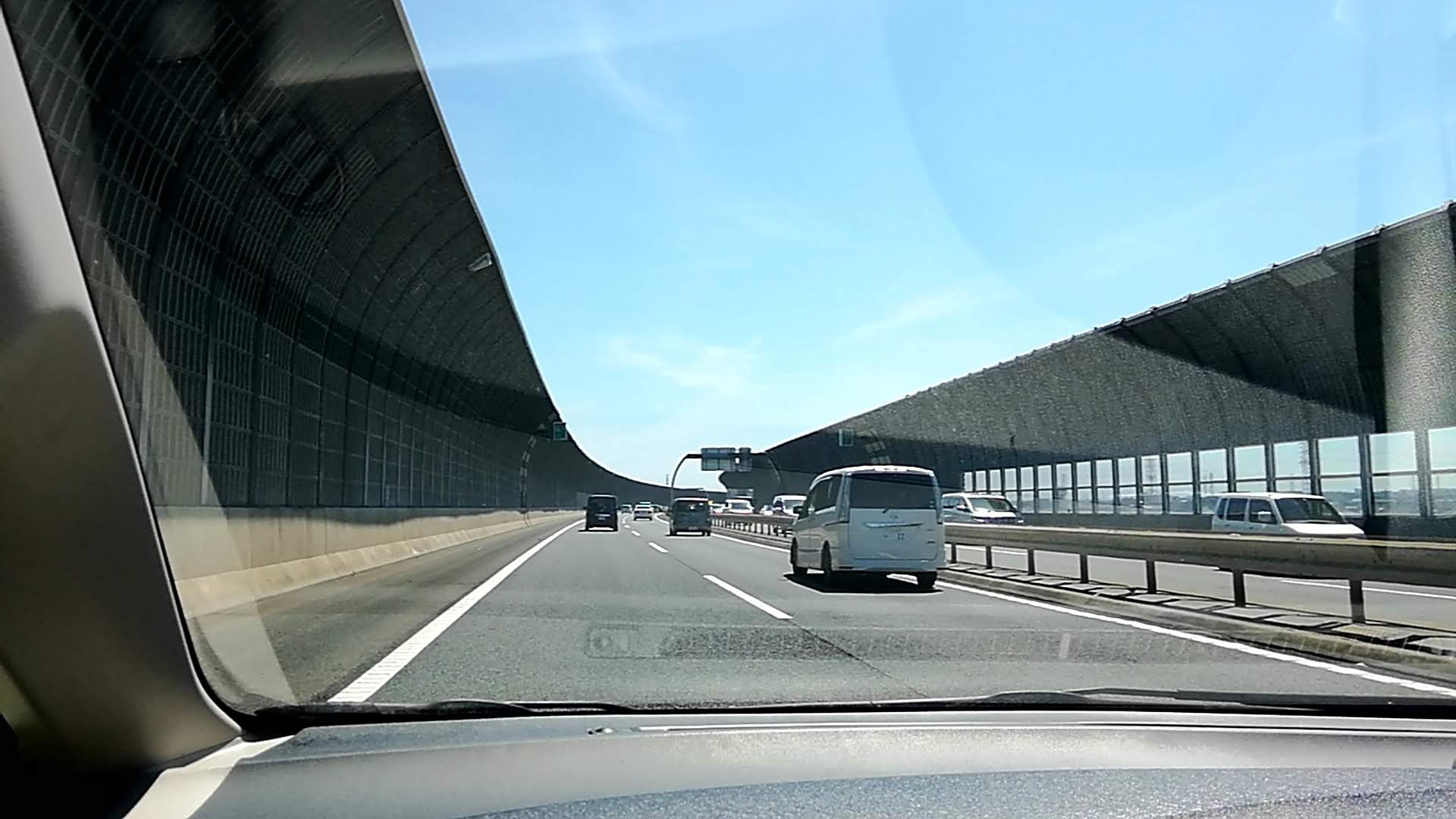 直線的な高速道路