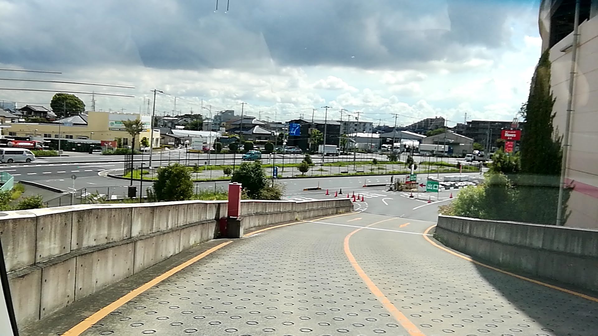 緩やかなカーブ