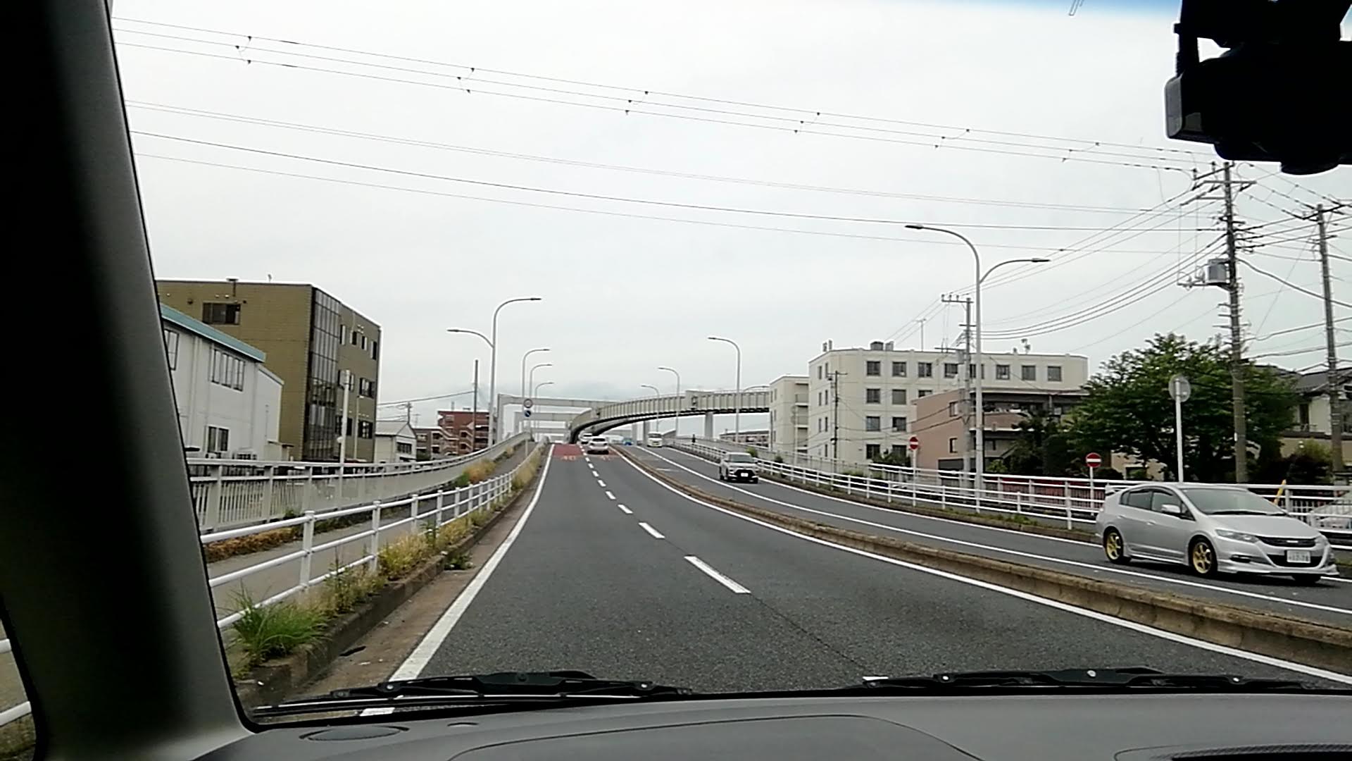 直線区間を安定走行。