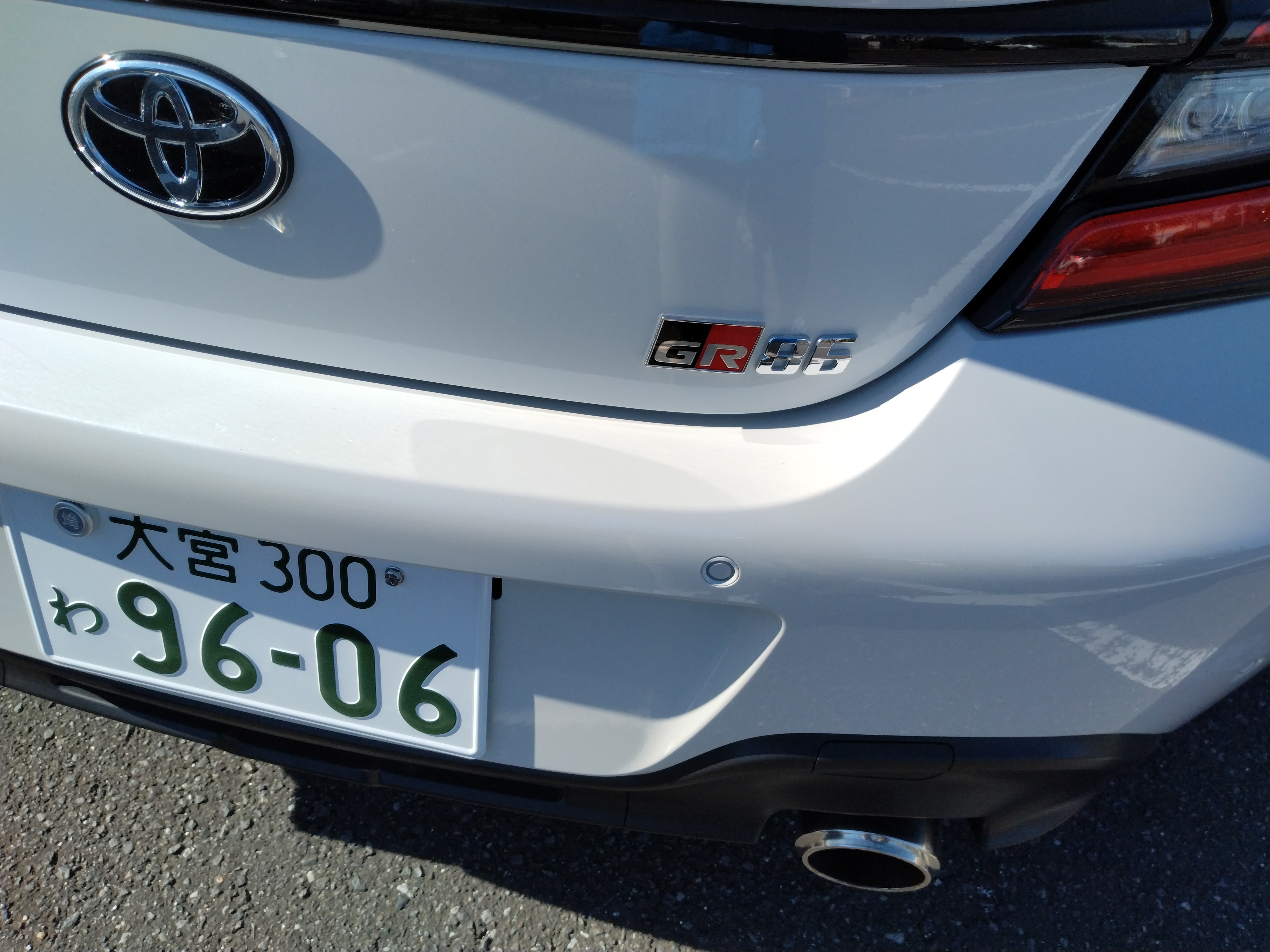 リアから見たトヨタ86。