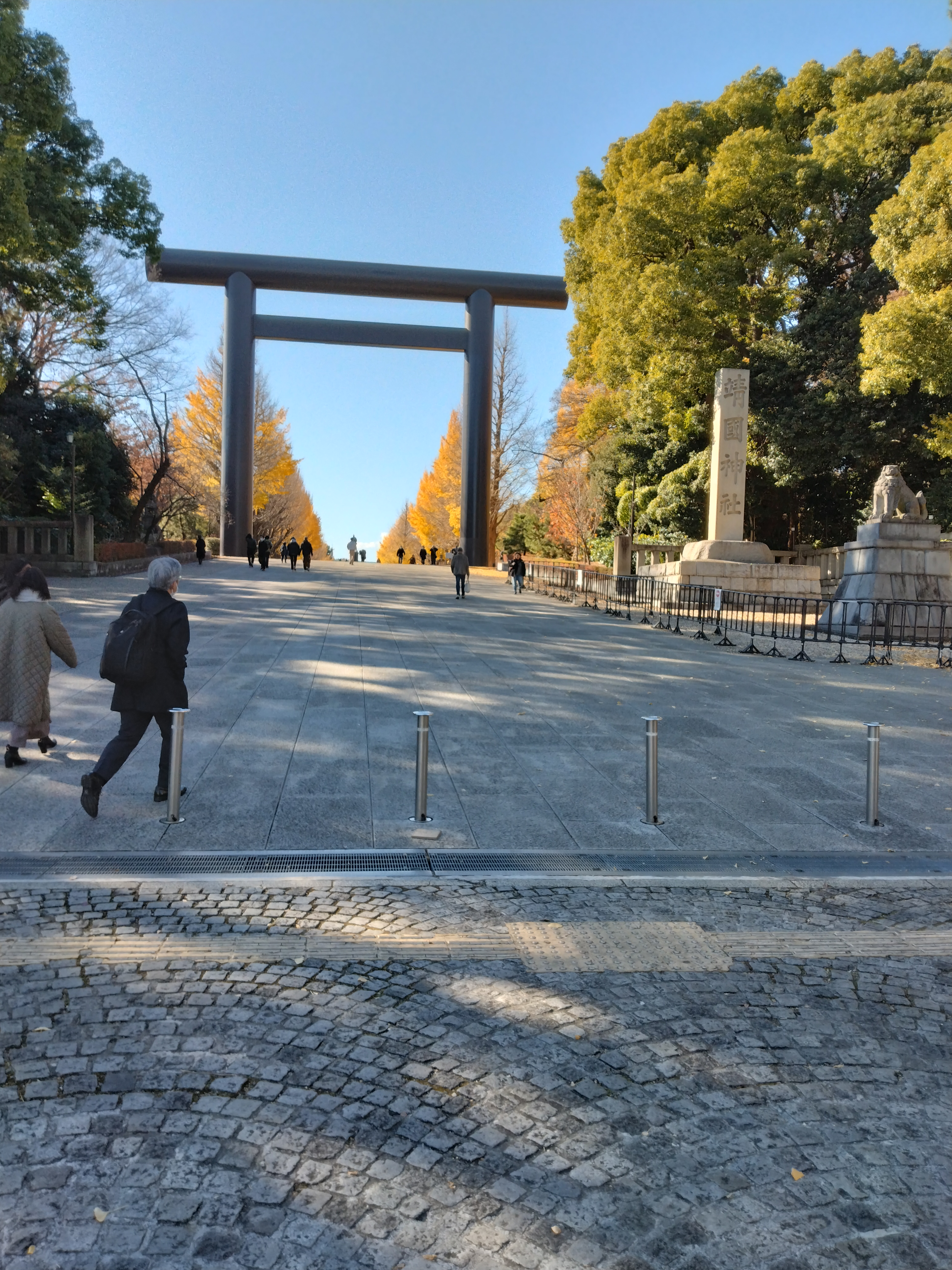 広場の中央部が写っています。