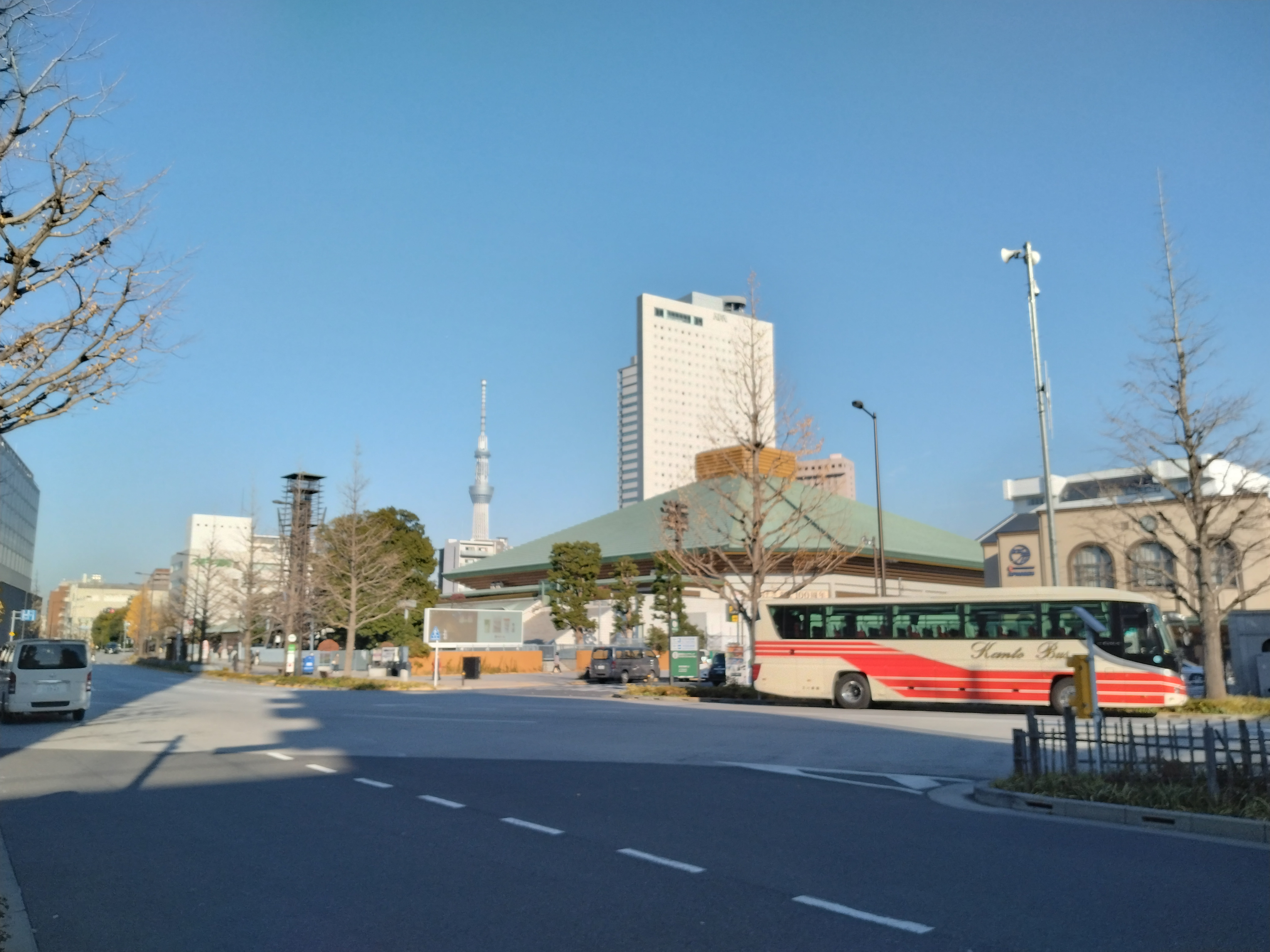 国技館前の広い通り