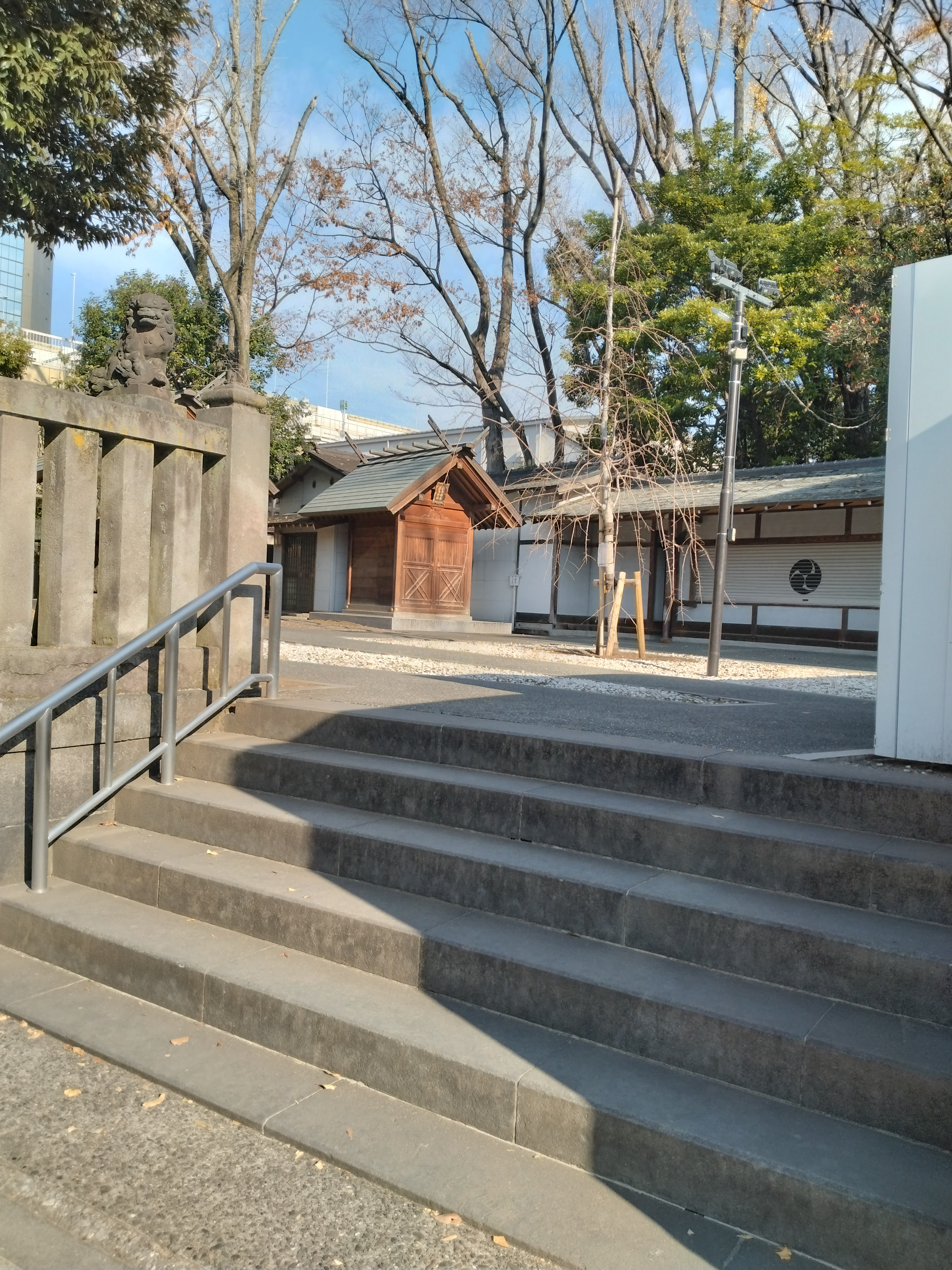 境内へ続く階段