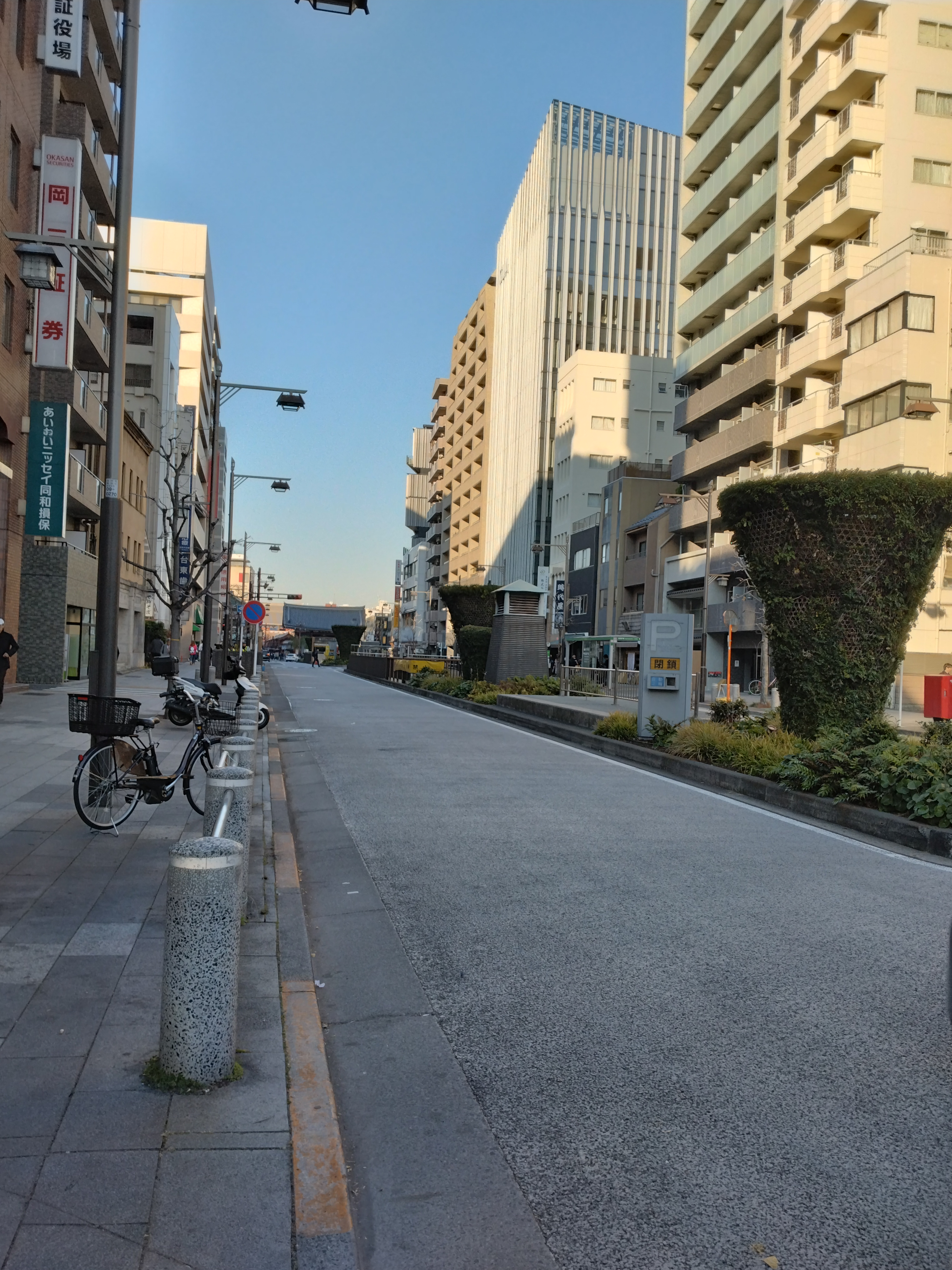 生活感のある浅草の街並み