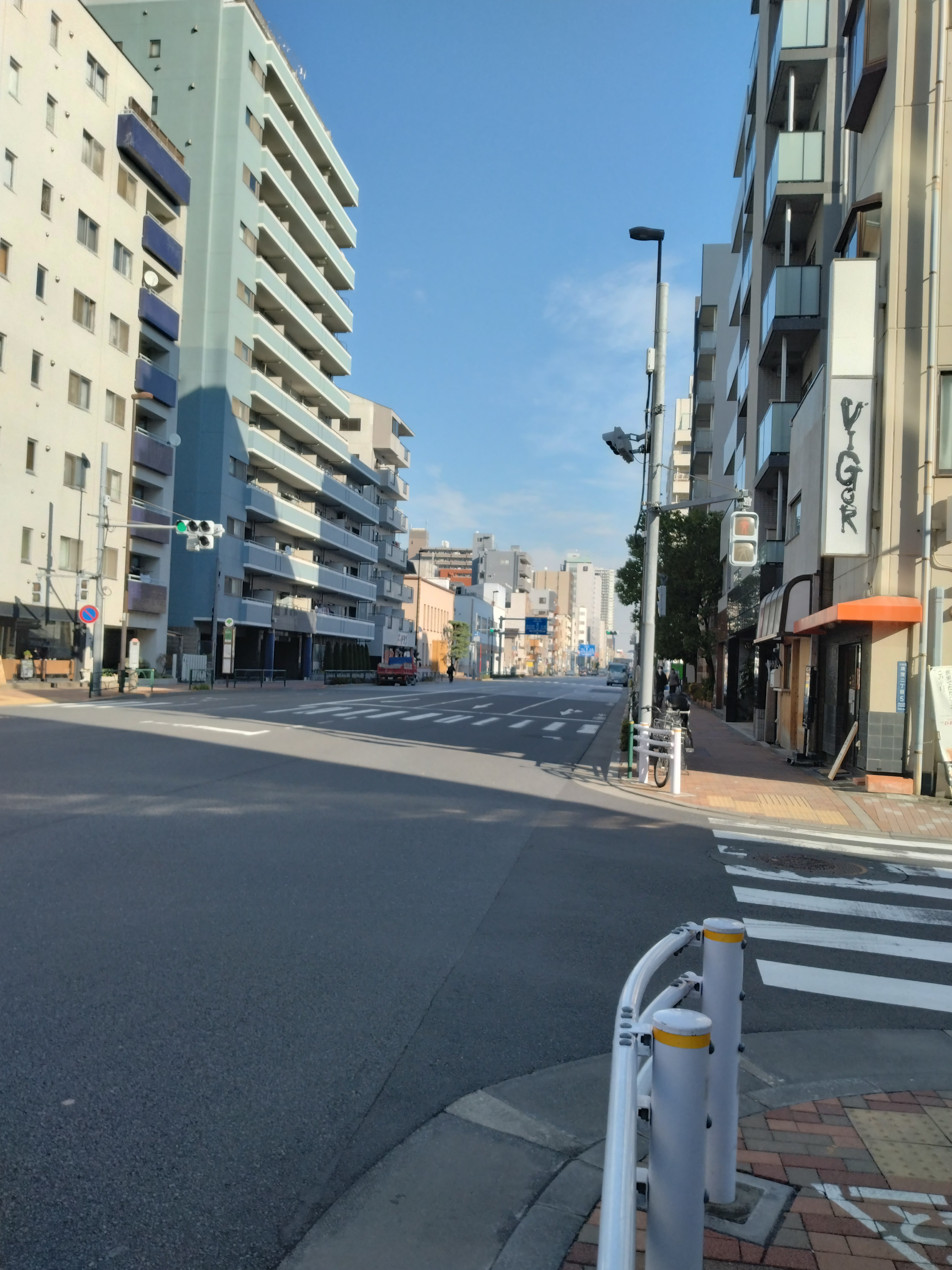 水辺に沿った歩道