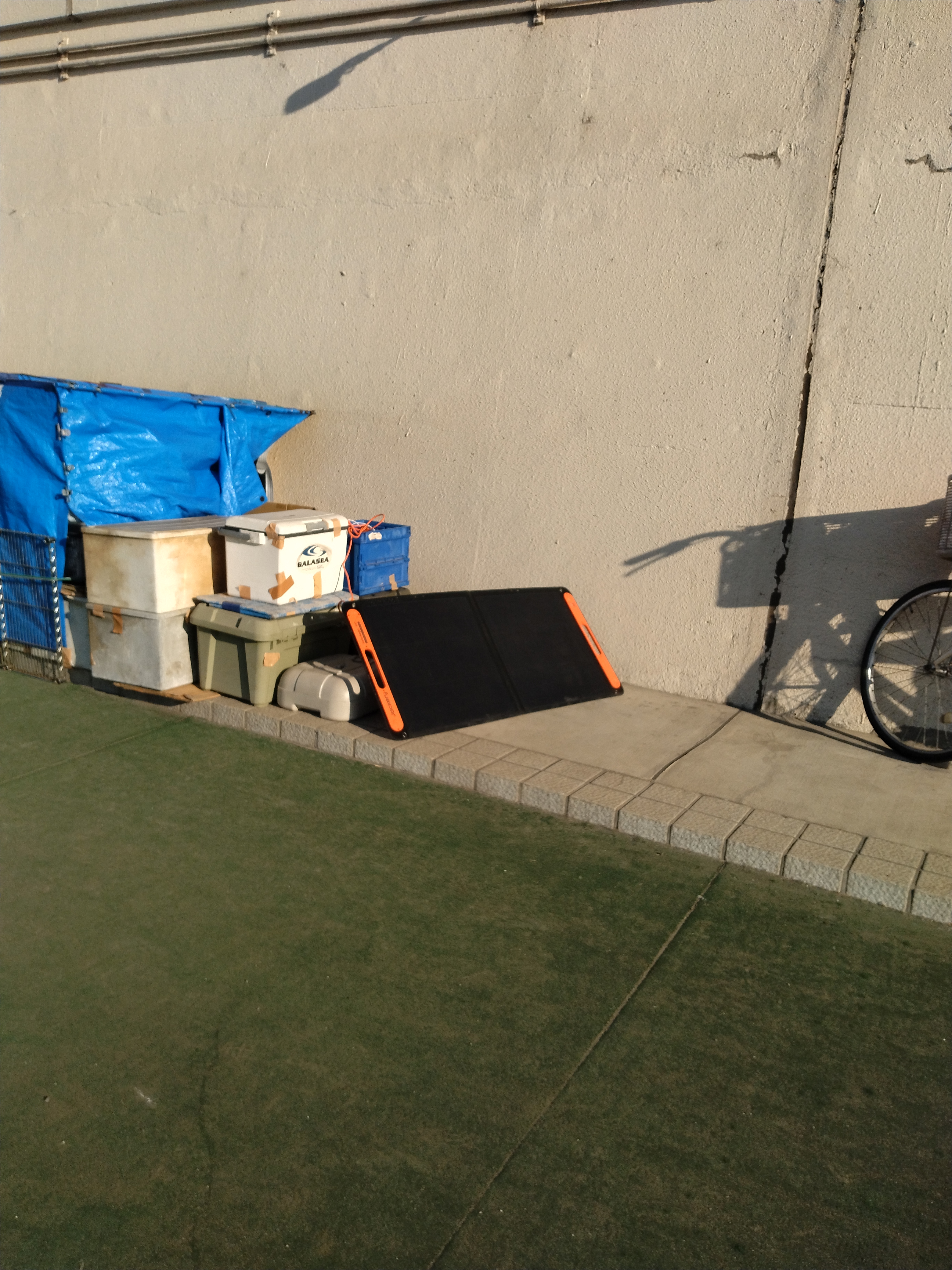 太陽光パネルを活用したテント