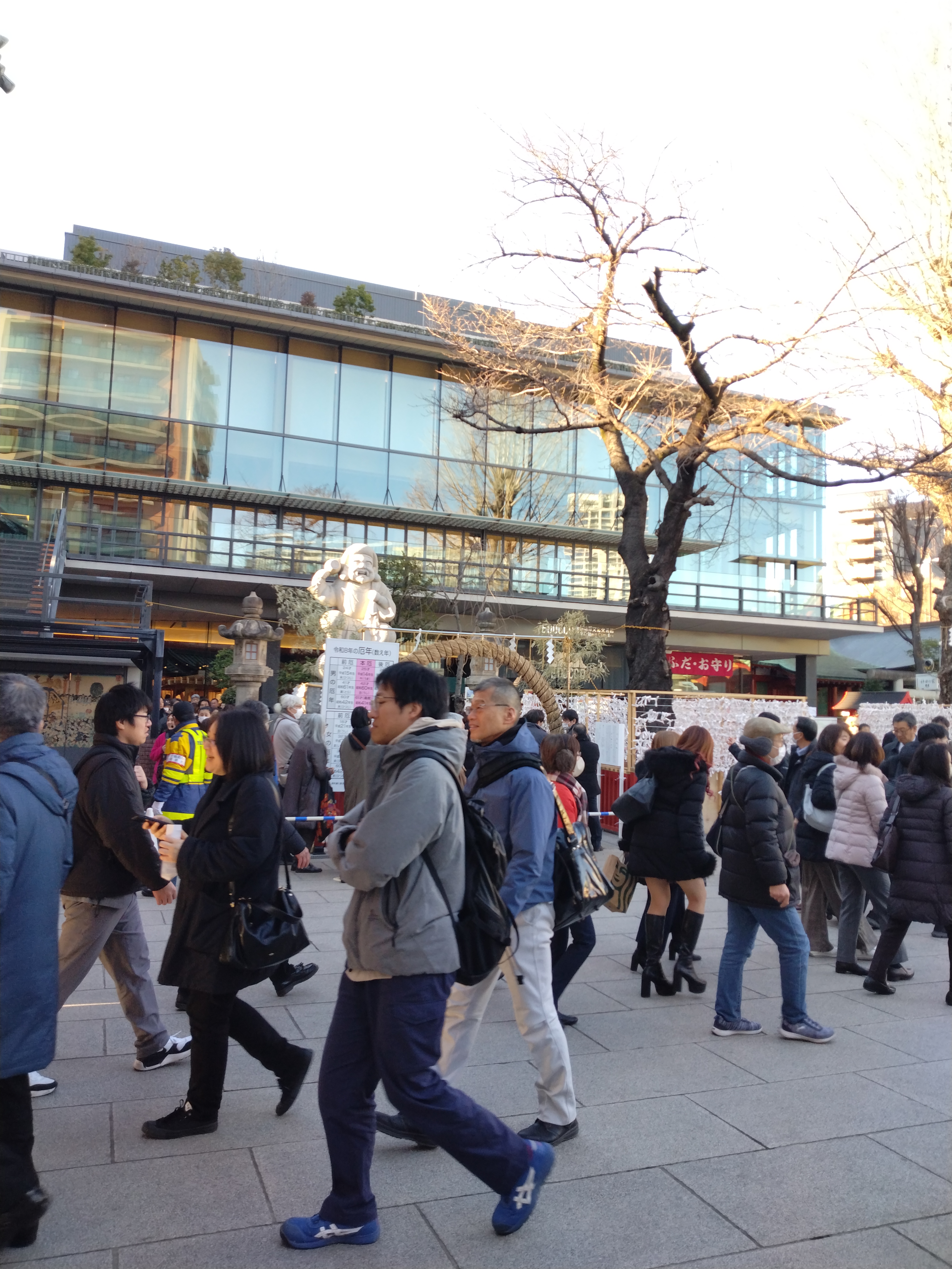 初詣の境内風景