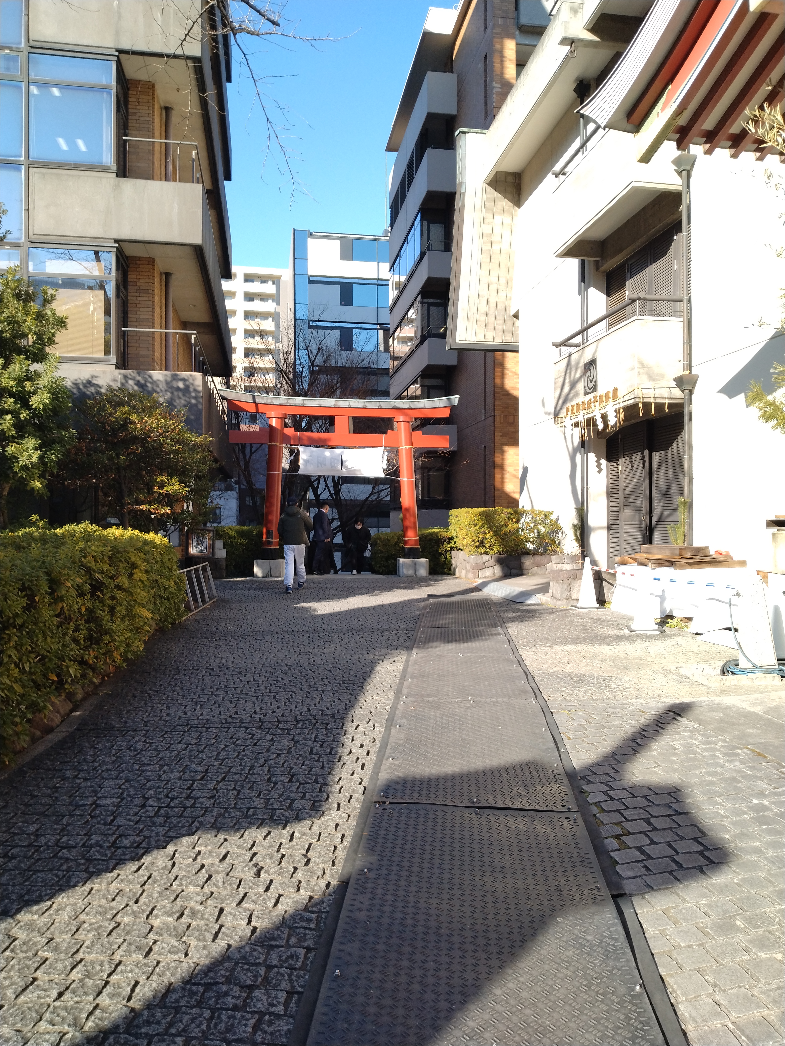 鳥居のある通路